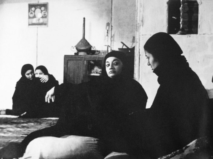 Alaknanda (in the centre) in The House of Bernarda Alba