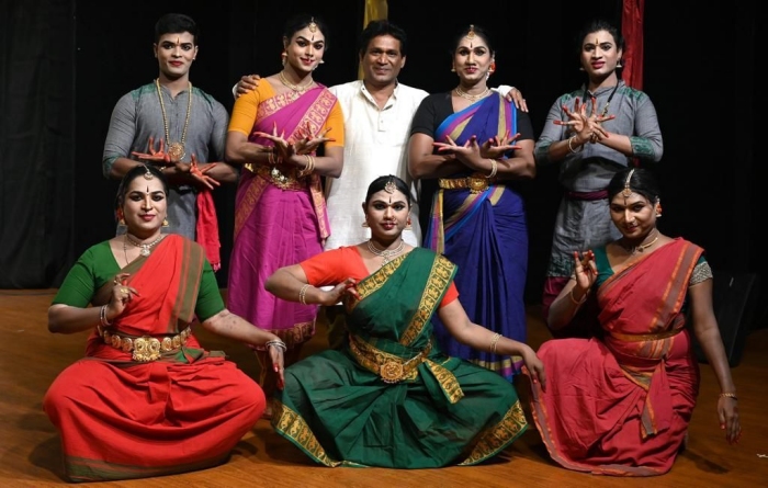 Shanmuga Sundaram and transgender dancers