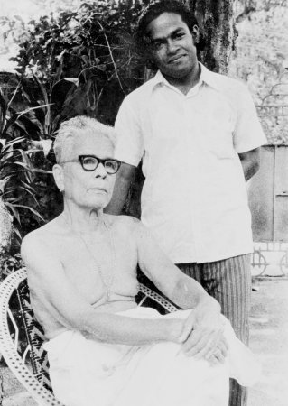 G Venu with Guru Chengannur Raman Pillai