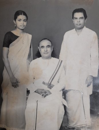 Guru Gopinath with Srilankan student Suppayya and his daughter Santhini