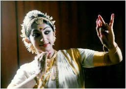 Interview - Smitha Rajan - A Journey in Mohiniyattam.... by Anu Chellappa