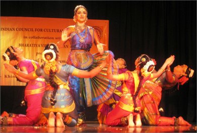 Report Yamini Muthanna S Nrithya Vaibhava Satish Suri Mudakaratha modakam ganesha pancharathnam with lyrics popular devotional songs ganesh songs. narthaki