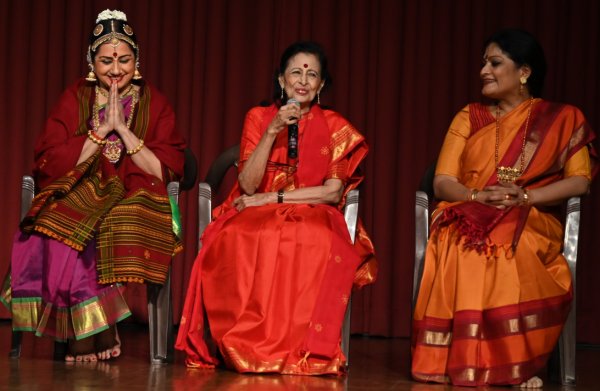 Roja Kannan, Saroja Vaidyanathan, Geeta Chandran