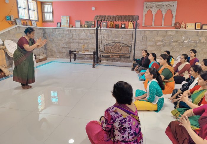 Guru Bragha Bessell's abhinaya workshop