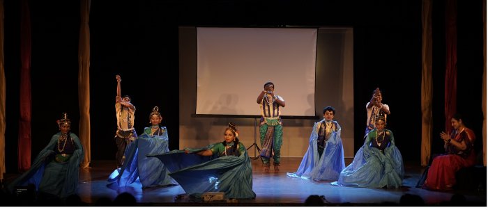Ambika Kameshwar with dancers