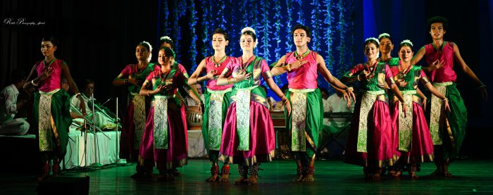 Debjani Chatterjee's troupe