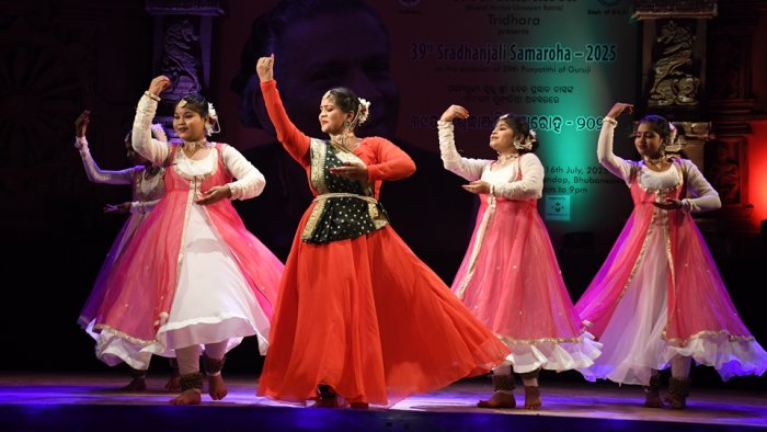 Aanchal Pandey & group