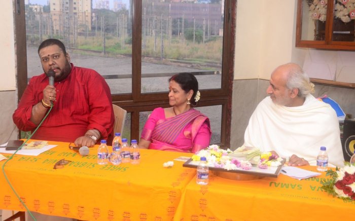 Dr. Sriram Narainswamy, Dr. Padmaja Suresh and Acharya K. Ramasubramanian
