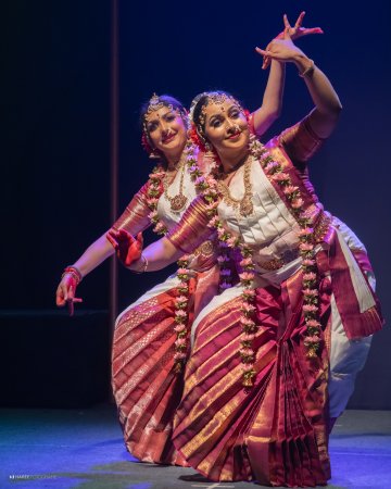 Rashmi Chowalloor and Vidhya Chandrika