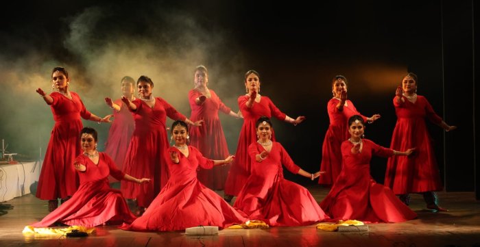 Students of Jailal Academy of Music