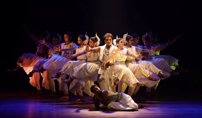 Arnab Bandopadhyay and Darpani troupe
