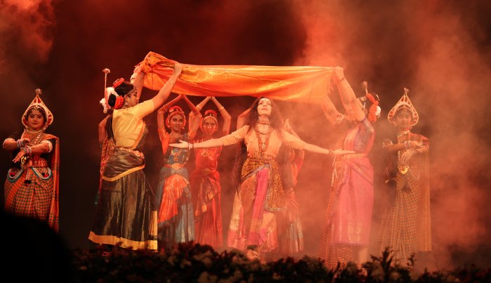 Lata Surendra and group