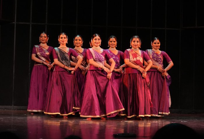 Aviral Rang - Chanchal Chapal Chatur Naar