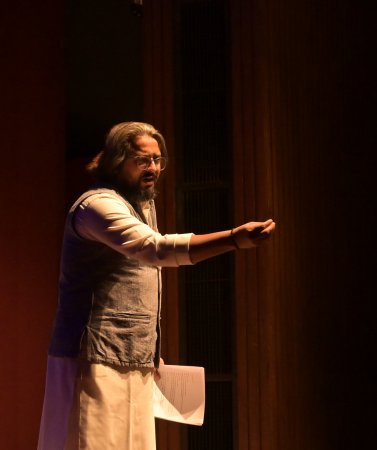Sudheer Rikhari (Dastango)