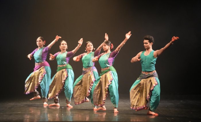 Rama Vaidyanathan with disciples