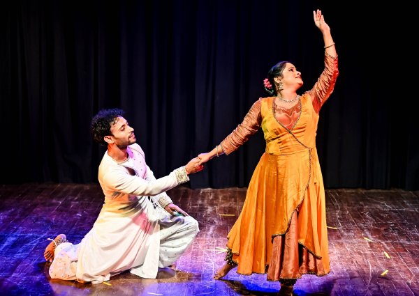 Karthika Unnikrishnan and Avenav Mukherjee