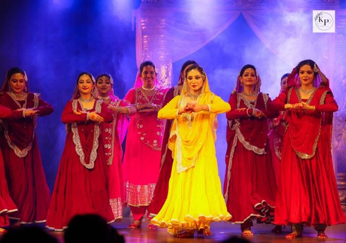 Amartyya Chatterjee Ghosh and dancers