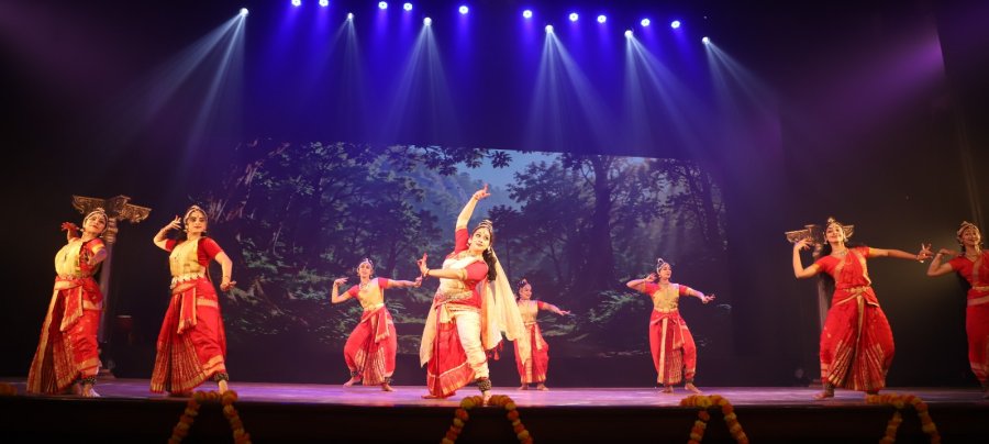 Prateeksha Kashi and group