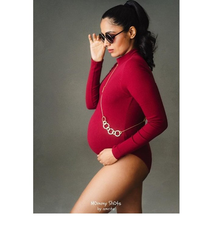 Dancer Aarabi Veeraraghavan in her maternity photo shoot