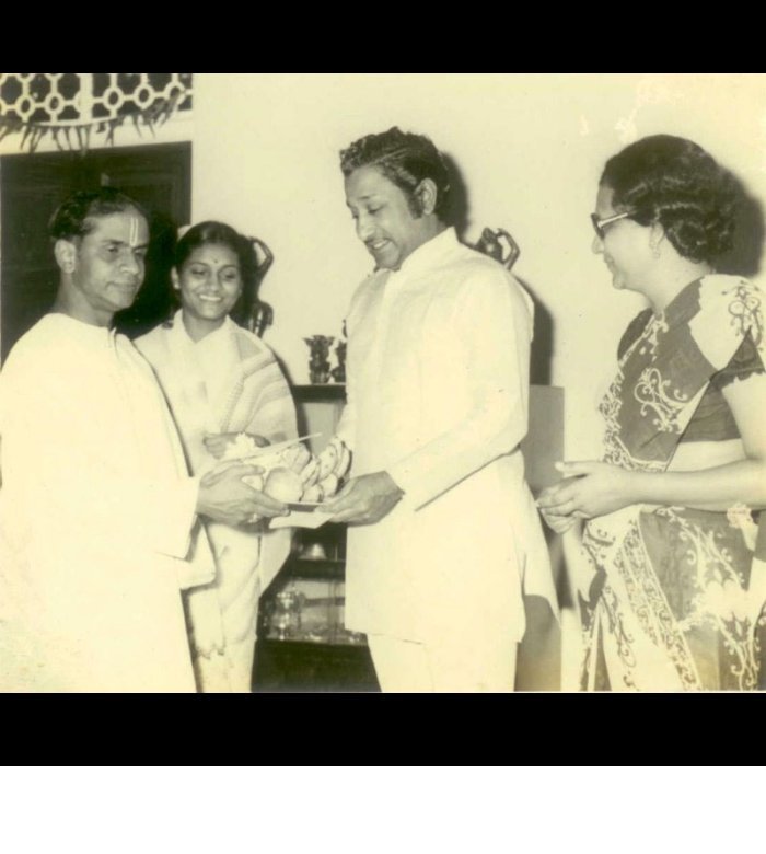 Adyar Lakshman with Sivaji Ganesan