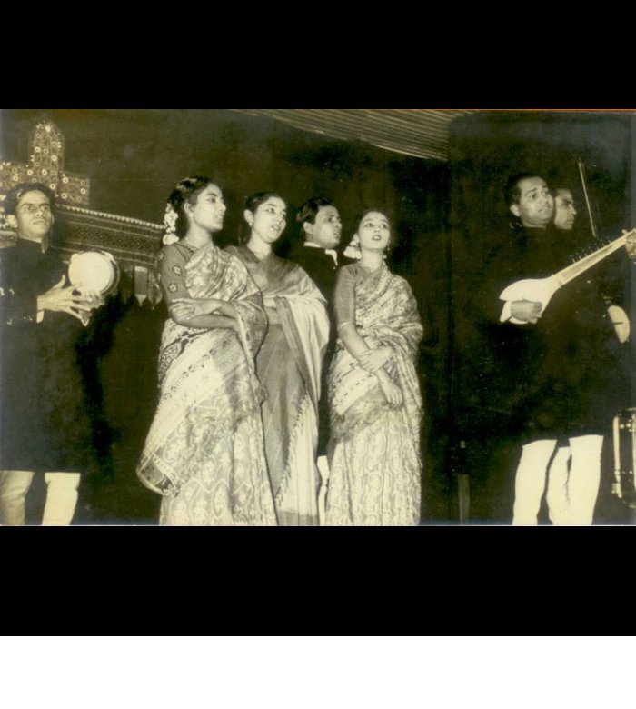 On far left, Adyar Lakshman playing the kanjira
