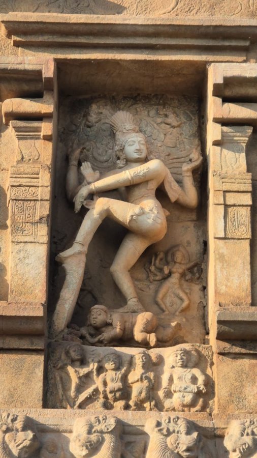 Brihadeeswara temple, Gangaikondacholapuram, Tamilnadu ; Photo: Kedar Gaurav